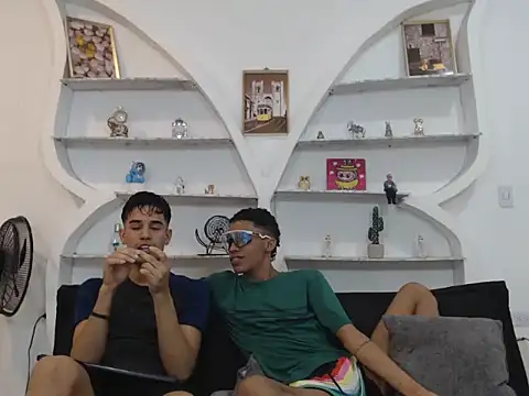 BIG COCKS online show from December 4, 2025, 1:15 am