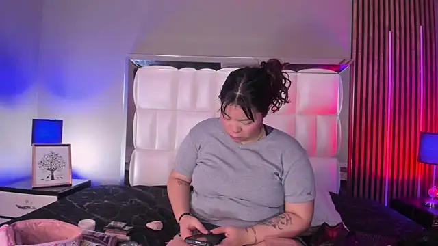 xCharlotte 20 online show from February 17, 2026, 8:04 pm