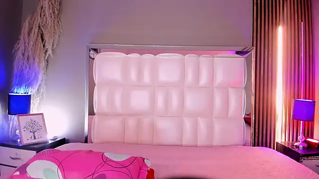 xCharlotte 20 online show from March 6, 2026, 8:49 pm