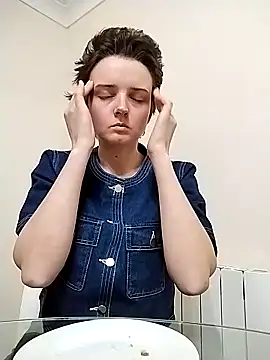 Amy01112 online show from April 1, 2026, 7:00 pm