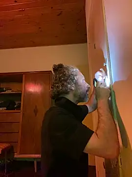 Petebulimia online show from April 22, 2026, 7:00 am