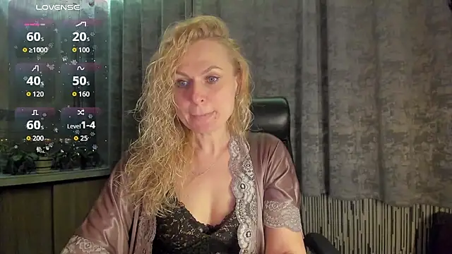 Snapshot of LanaLight_x chatting on March 21, 2026, 8:56 pm LanaLight x online show from March 21, 2026, 8:56 pm