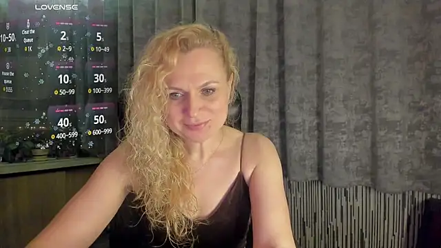 Snapshot of LanaLight_x chatting on March 23, 2026, 7:18 pm LanaLight x online show from March 23, 2026, 7:18 pm