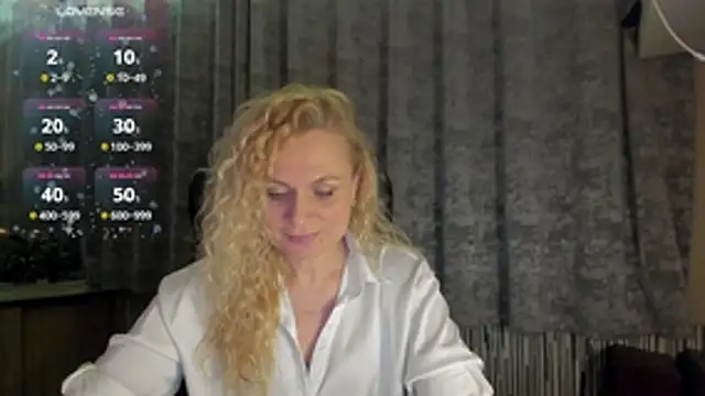 Snapshot of LanaLight_x chatting on March 25, 2026, 5:19 pm LanaLight x online show from March 25, 2026, 5:19 pm