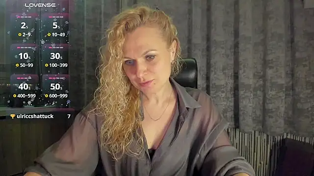 Snapshot of LanaLight_x chatting on March 29, 2026, 8:20 pm LanaLight x online show from March 29, 2026, 8:20 pm