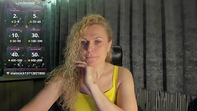 Snapshot of LanaLight_x chatting on March 30, 2026, 8:32 pm LanaLight x online show from March 30, 2026, 8:32 pm