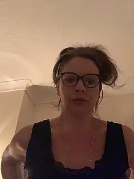 CherryCe online show from December 21, 2025, 1:57 am