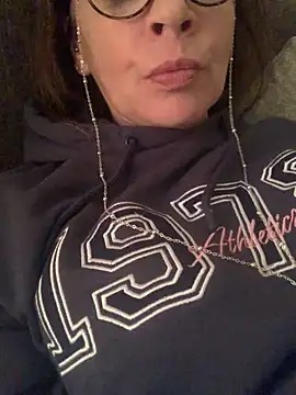 CherryCe online show from December 21, 2025, 3:41 pm