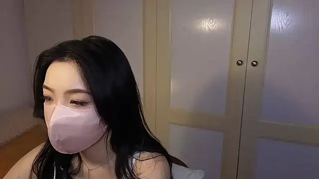 nayomi 34f online show from December 16, 2025, 11:04 am