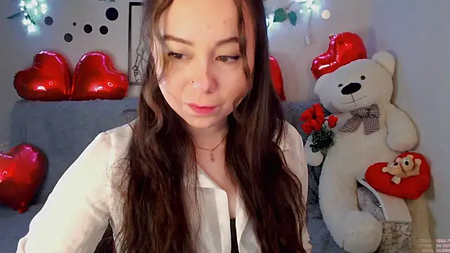 Snapshot of AlinaEleven chatting on June 3, 2026, 12:24 am AlinaEleven online show from June 3, 2026, 12:24 am