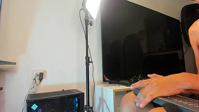 Latin boys79 online show from February 28, 2026, 5:08 am