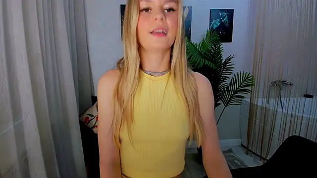 MidnighteAura online show from June 3, 2026, 2:33 pm