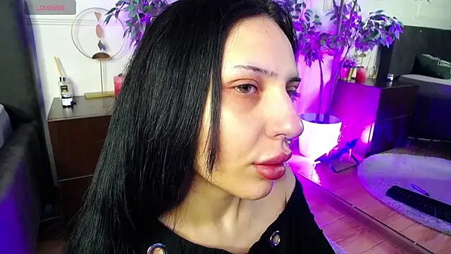 RavenFoxxy online show from April 9, 2026, 5:18 am