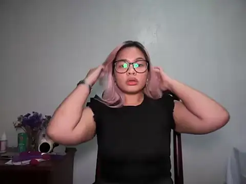 Snapshot of Tina_Slick chatting on May 13, 2026, 1:08 pm Tina Slick online show from May 13, 2026, 1:08 pm