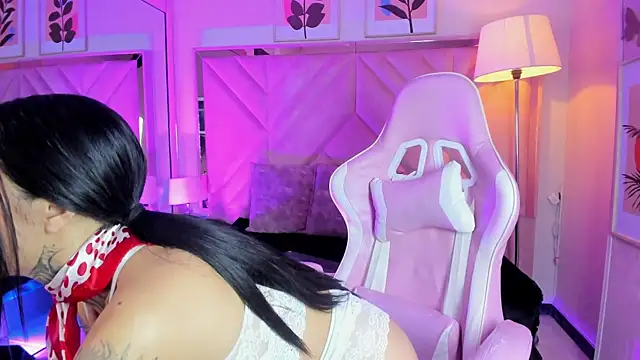 HannyJones online show from December 17, 2025, 12:22 pm