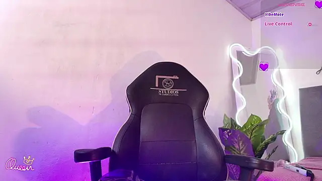 Snapshot of CHEERRY_TAY1 chatting on February 13, 2026, 11:50 am CHEERRY TAY1 online show from February 13, 2026, 11:50 am