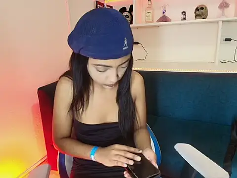 Samantha Martiness online show from December 22, 2025, 11:51 am