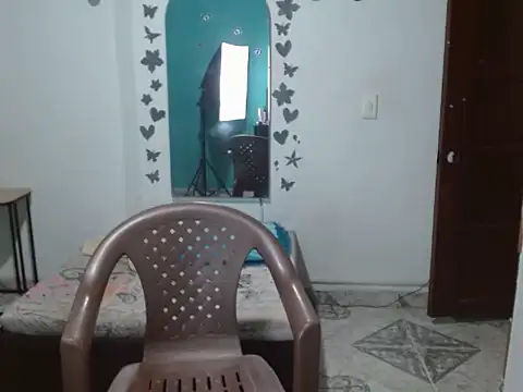 Andreaebony online show from December 17, 2025, 12:44 pm