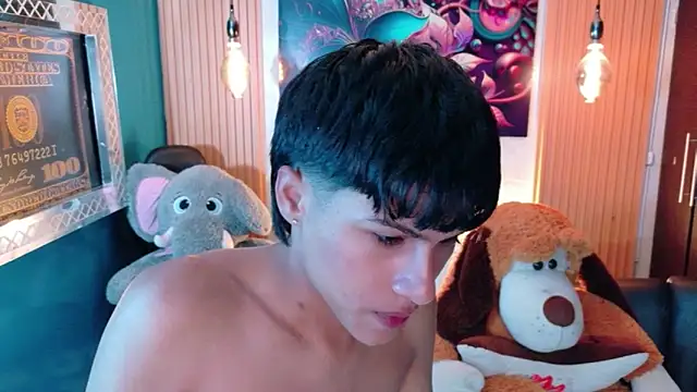 StormLuxX online show from March 18, 2026, 12:08 pm