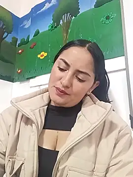 MisNicol online show from February 5, 2026, 2:43 pm