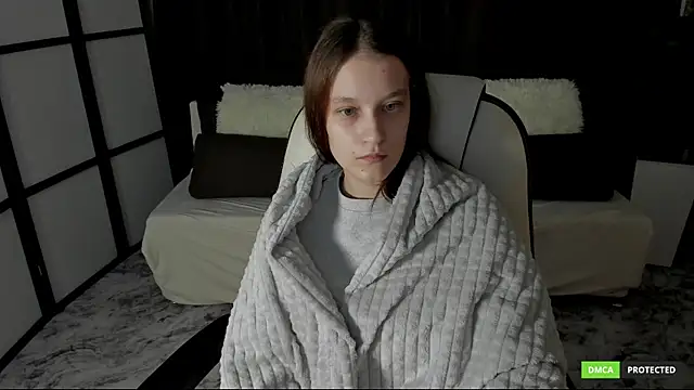 KrisDoeil online show from December 14, 2025, 2:06 am