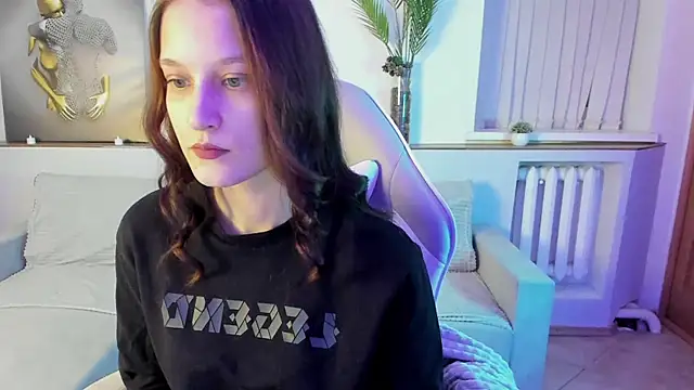 KrisDoeil online show from December 17, 2025, 2:28 am