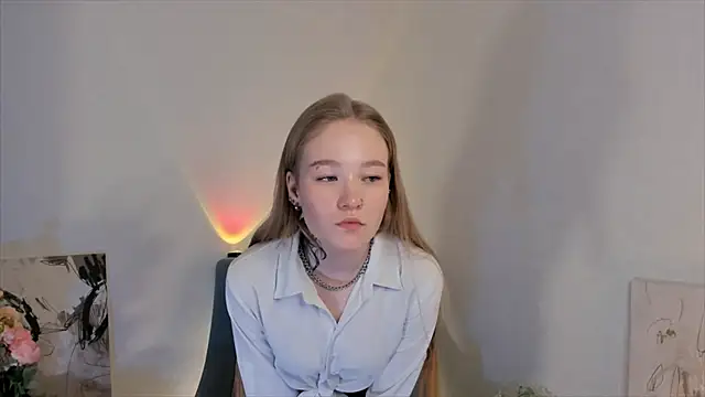 Snapshot of MaireLanda chatting on December 18, 2025, 4:18 am MaireLanda online show from December 18, 2025, 4:18 am