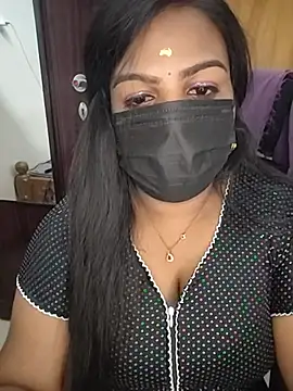 Snapshot of Tamil_Shara chatting on May 19, 2026, 7:42 pm Tamil Shara online show from May 19, 2026, 7:42 pm
