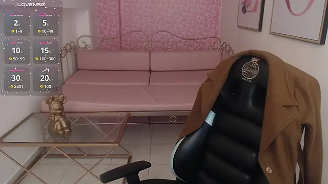 Nina harpper  online show from January 7, 2026, 1:19 am