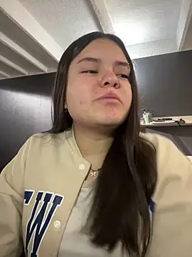 Camila Duarte2 online show from December 15, 2025, 1:15 pm