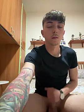 Davide9910x online show from April 13, 2026, 9:04 am