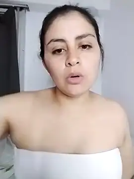 latina prohibida online show from February 15, 2026, 1:35 am