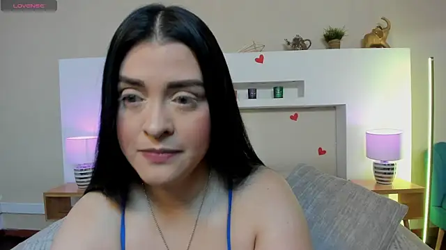 Snapshot of AnikaRomanoff_ chatting on May 8, 2026, 11:37 am AnikaRomanoff online show from May 8, 2026, 11:37 am