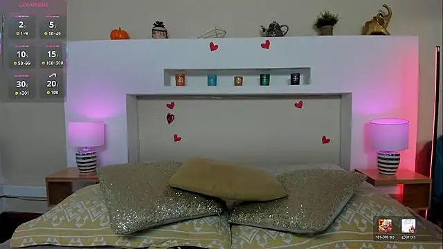 Snapshot of AnikaRomanoff_ chatting on June 5, 2026, 12:00 pm AnikaRomanoff online show from June 5, 2026, 12:00 pm