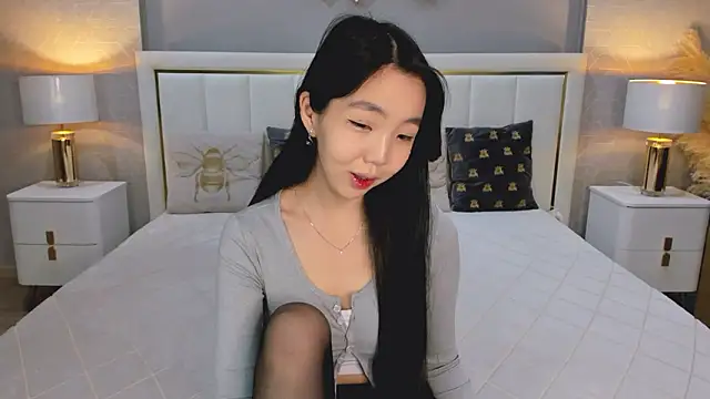 EMILY GREENSON online show from February 14, 2026, 6:43 am