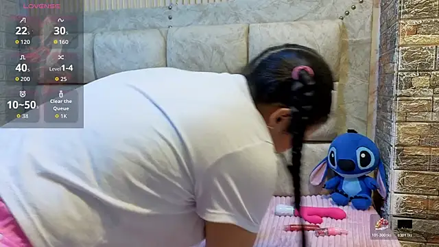 ValeryMorales online show from December 16, 2025, 3:44 am