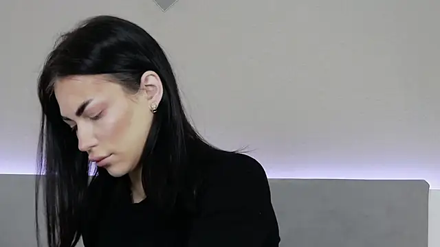 RachaelMils online show from December 22, 2025, 3:47 am