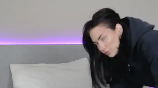 RachaelMils online show from March 16, 2026, 4:07 am