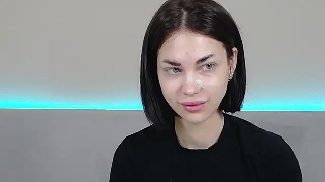 RachaelMils online show from April 18, 2026, 3:54 am