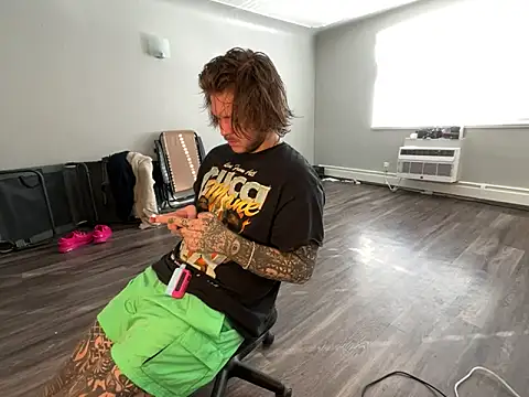 Tatertats online show from December 4, 2025, 9:12 pm