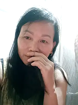 Lili-123k online show from December 4, 2025, 5:21 pm