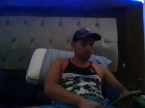 Snapshot of Eduall93 chatting on April 18, 2026, 7:56 am Eduall93 online show from April 18, 2026, 7:56 am