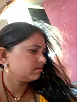 Your-shreya143 online show from May 15, 2026, 9:27 am