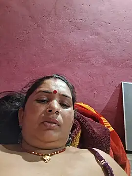 Your-shreya143 online show from June 7, 2026, 10:13 pm