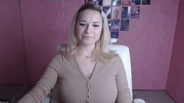 Snapshot of Melodie_Aster chatting on June 16, 2026, 5:21 am Melodie Aster online show from June 16, 2026, 5:21 am