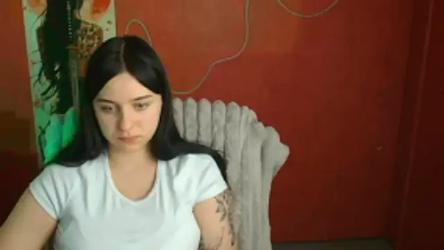 Snapshot of Lilu_May chatting on April 24, 2026, 11:18 pm Lilu May online show from April 24, 2026, 11:18 pm