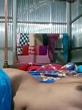 naughtygirl96 online show from April 23, 2026, 2:35 am