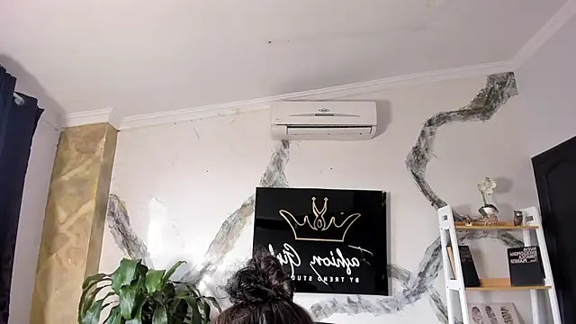 melodysnow  online show from January 8, 2026, 8:44 pm