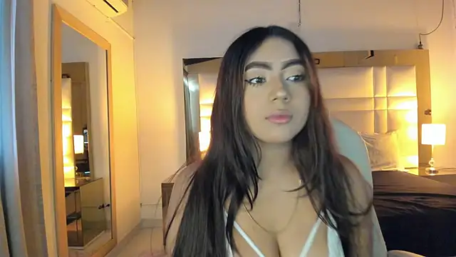 Zoei Moon online show from February 18, 2026, 6:26 pm