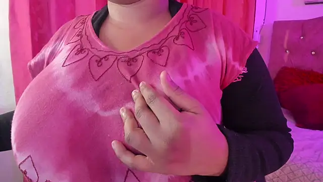 Snapshot of Sandoval_evelyn20 chatting on April 23, 2026, 2:24 am Sandoval evelyn20 online show from April 23, 2026, 2:24 am